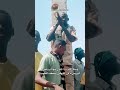 وسط الحرب جندي سوداني يعزف البروجي في كادوقلي ويخطف القلوب 
