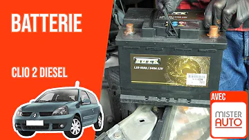 Où se trouve la batterie de ma Renault Clio 2 ?