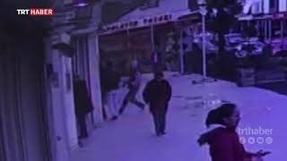 Para Dolu Çantasıyla Bankaya Girmek Üzere Olan Iş Adamı Kapkaççının Hedefi Oldu.