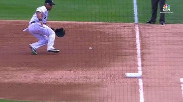 DET@CWS: Abreu guards the line with nice sliding stop