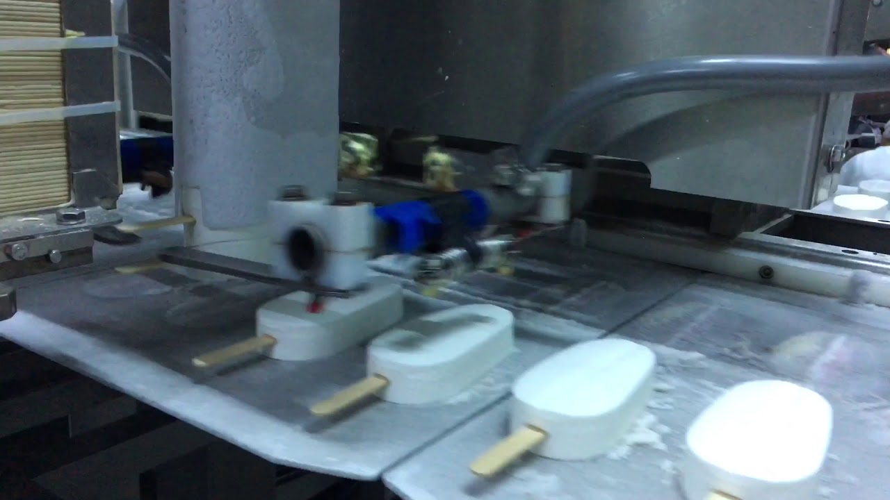 A-Luna, stick vanilla ice cream with cocoa glaze & peanuts