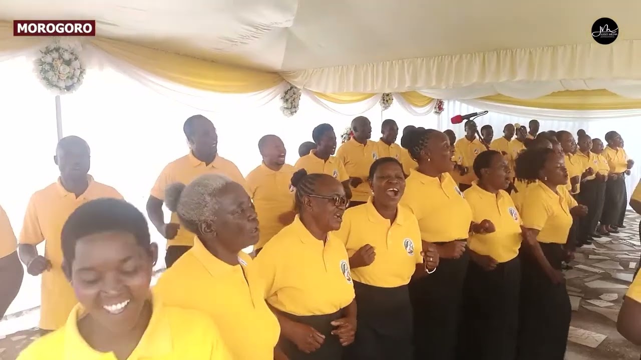 Live performance ukwakata parokia ya Mt Theresia wa Mtoto Yesu