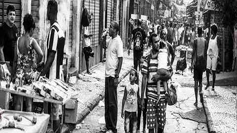Favela -- Valentino GRM , Smile Beats , Crissy.M3