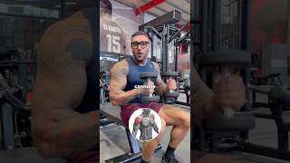 Con solo due manubri si può allenare in modo completo le spalle! 💪