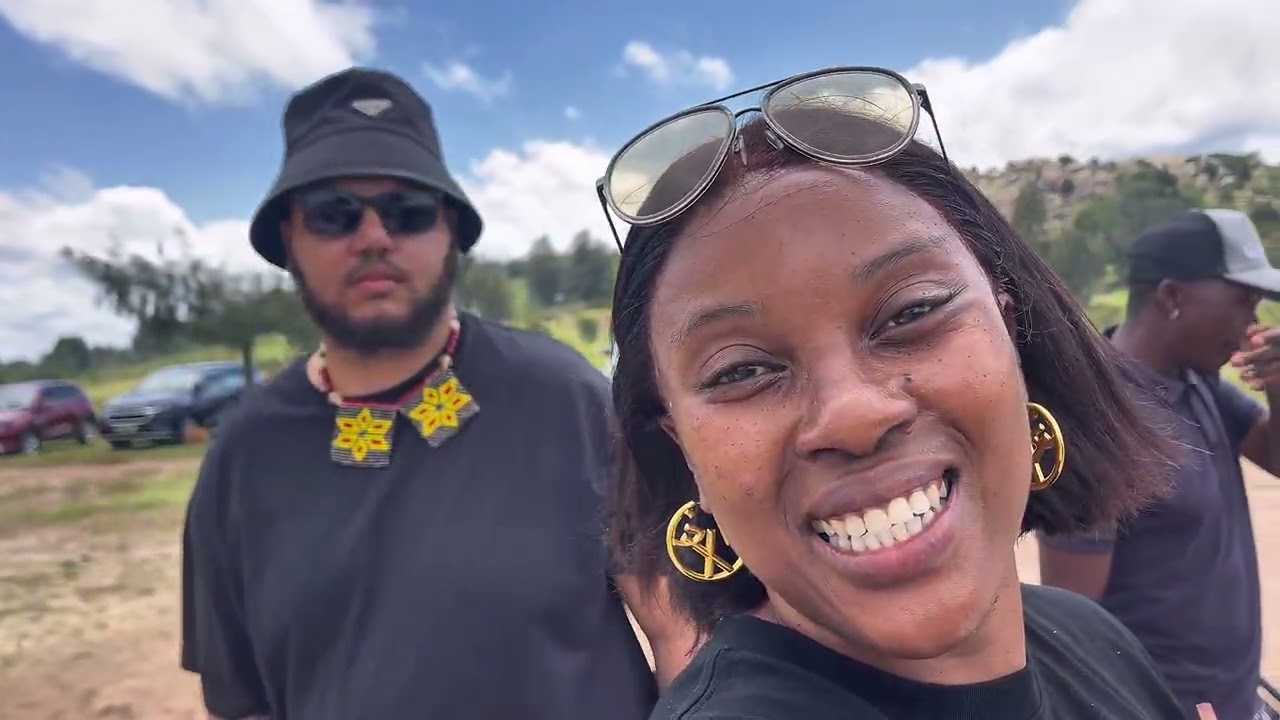 Christmas Is Coming ✨🎅 | Decorating, Baking & Cozy Vibes. | A very Messy Vlog very Authentic 