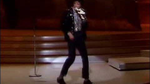 Michael Jackson - Billie Jean (O primeiro "moonwalk")