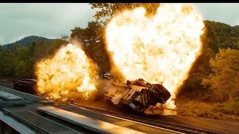 Unstoppable (2010) derailment clip