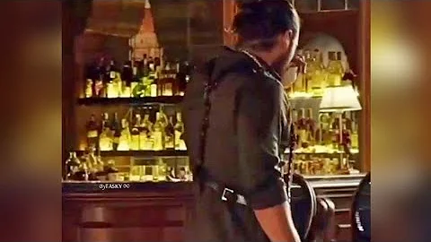 Can Yaman is drinking in the bar💥boom