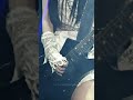 손가락 피 날때까지 기타 연습한 윈터 손가락 피 날때까지 기타 연습한 윈터