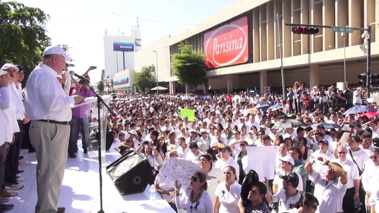 educación a distancia Más de 35 mil universitarios encabezados por el Rector en marcha solidaria con Ayotzinapa