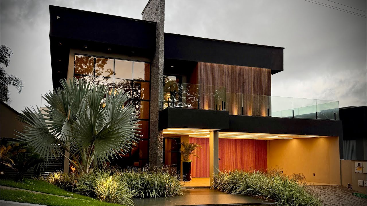 CASA MOBILIADA E DECORADA A VENDA / 4 SUÍTES + ELEVADOR - COND. PORTAL DO SOL MENDANHA - GOIÂNIA