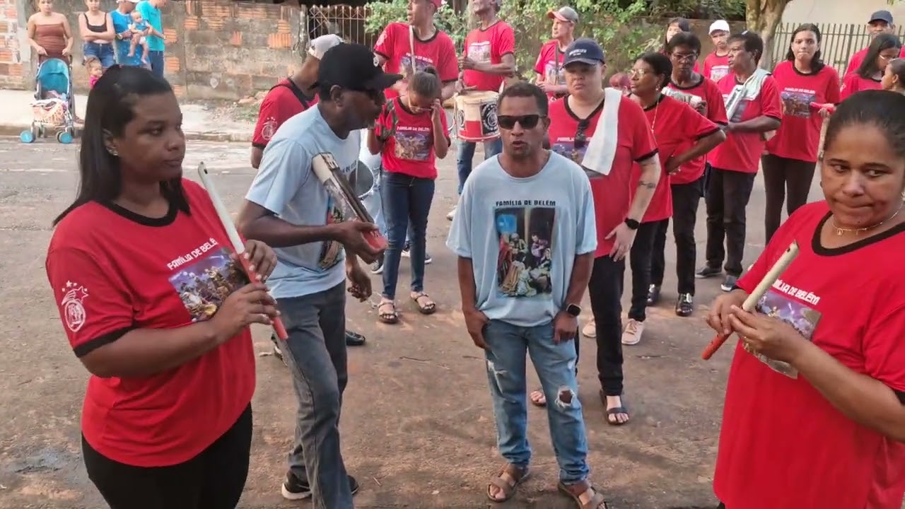 Cia de Reis Familía de Belém: Trecho da Chegada da Bandeira em Itaiúba-SP 