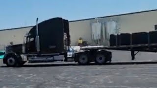 TRUCK BREAKS in the MIDDLE of a DELIVERY otrlife ownerop owneroperator flatbed freightliner