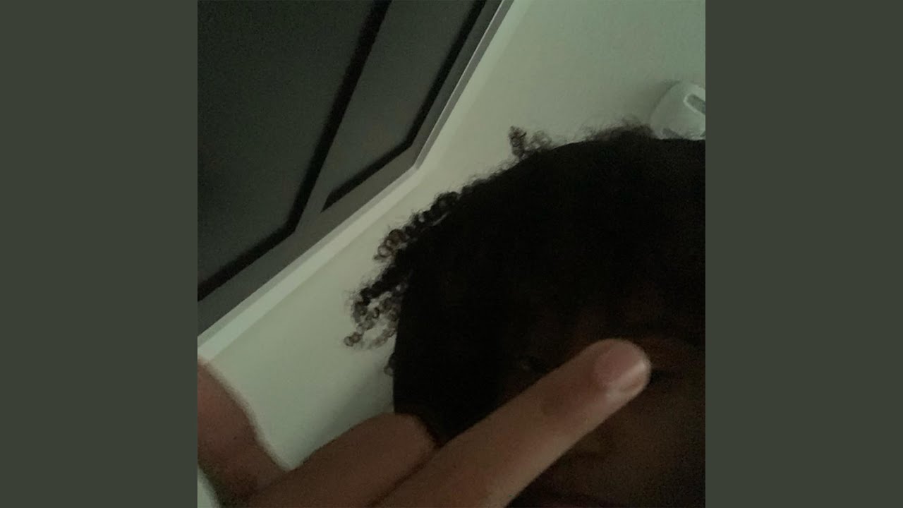 Guarda clueless su YouTube Guarda clueless su YouTube