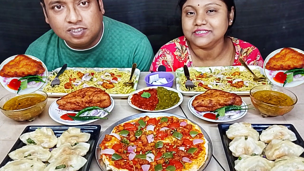 HUKKA NOODLES CHICKEN MOMO SANDWICH PAKORA CHICKEN PIZZA EATING CHALLENGE // food family blogs 