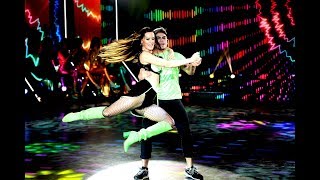 Natalie Weber se lució al ritmo de "Ahora mírame" de Ulises Bueno