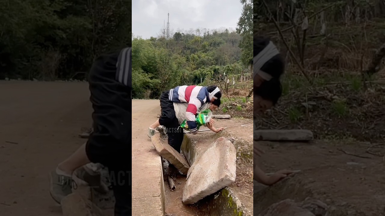 काजल 🧕🏻 ने भाई 😭 को गड्ढे 🕳️ में गिरा दिया#shorts