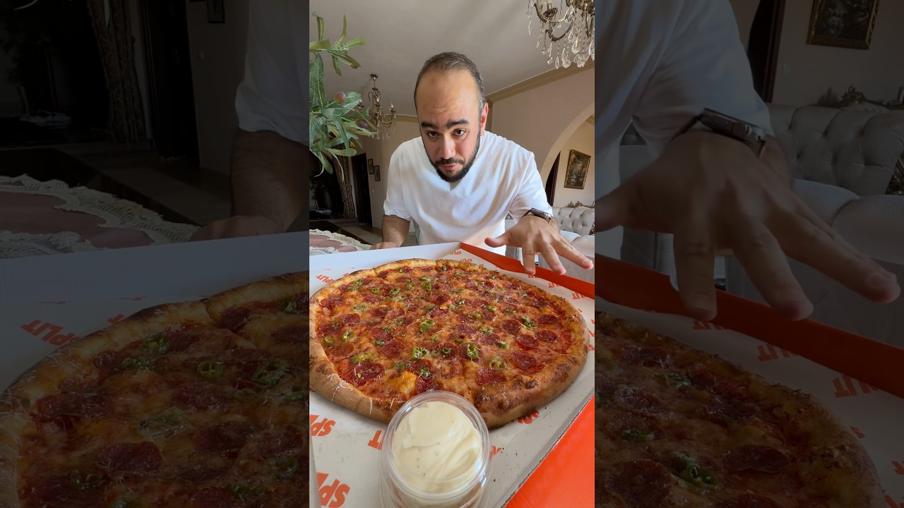 ⁣اكبر بيتزا في مصر 🔥🍕 Split