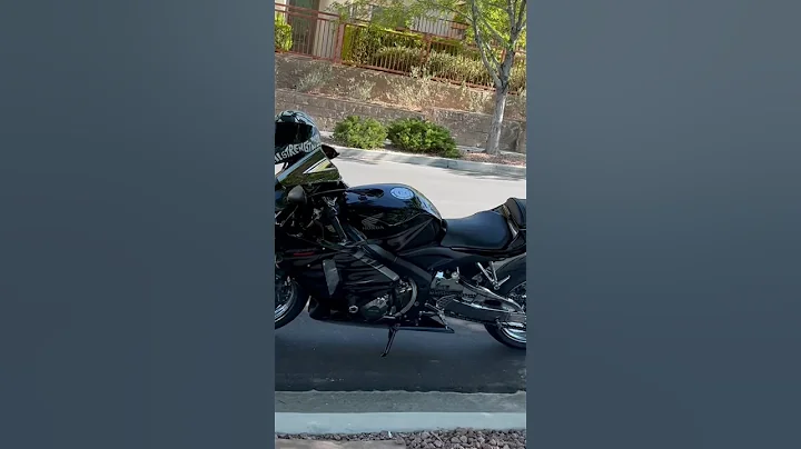 HOW TO RIDE A MOTORCYCLE IN 60 SECONDS