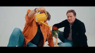 Helemaal Hollands - Maar In Mijn Tuin (Officiële Videoclip)