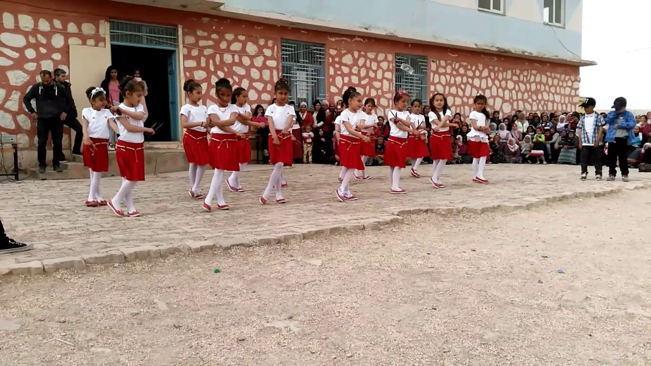 Oyratli Ilkokulu 23 Nisan Kasik Oyunu Gosterisi 3 Sinif 2017