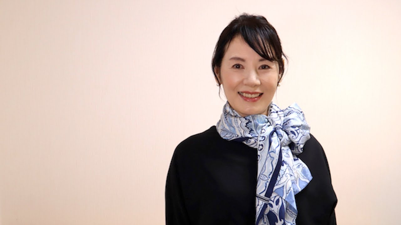 スカーフ 巻き 方 華やか