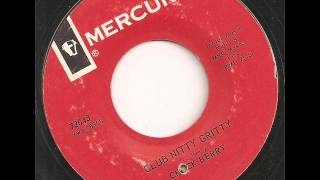 Video thumbnail of "Chuck Berry - Club Nitty Gritty"