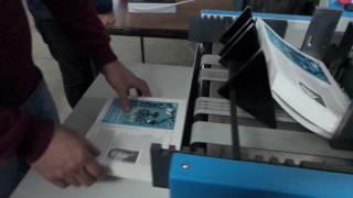 Otomati̇k Bandrol Yapiştirma Maki̇nasi