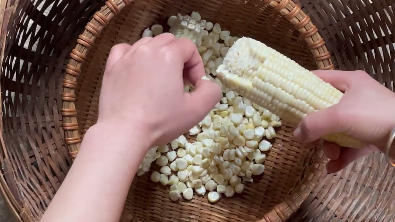 Ngô 🌽 nếp rang- món ăn vặt dân dã của người vùng quê 😋