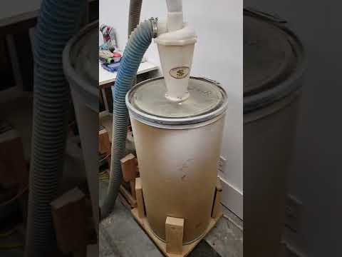 Video: Gör-det-själv-cyklon för en dammsugare: tillverknings alternativ från improviserade material