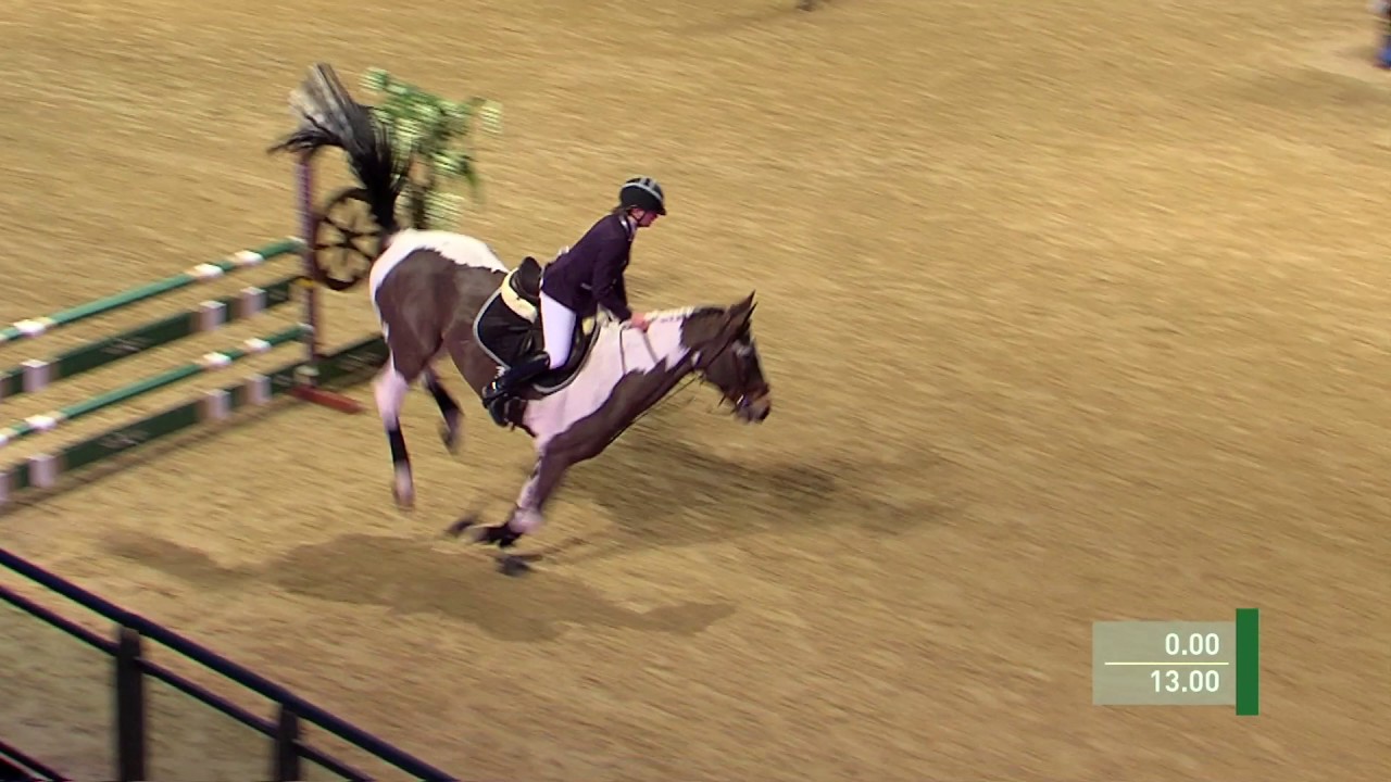 Watch Jessica Hewitt's impressive performance in the Your Horse CSI Am B jump off