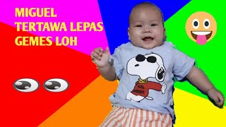 VIDEO lucu bayi tertawa lepas di jamin ngakak