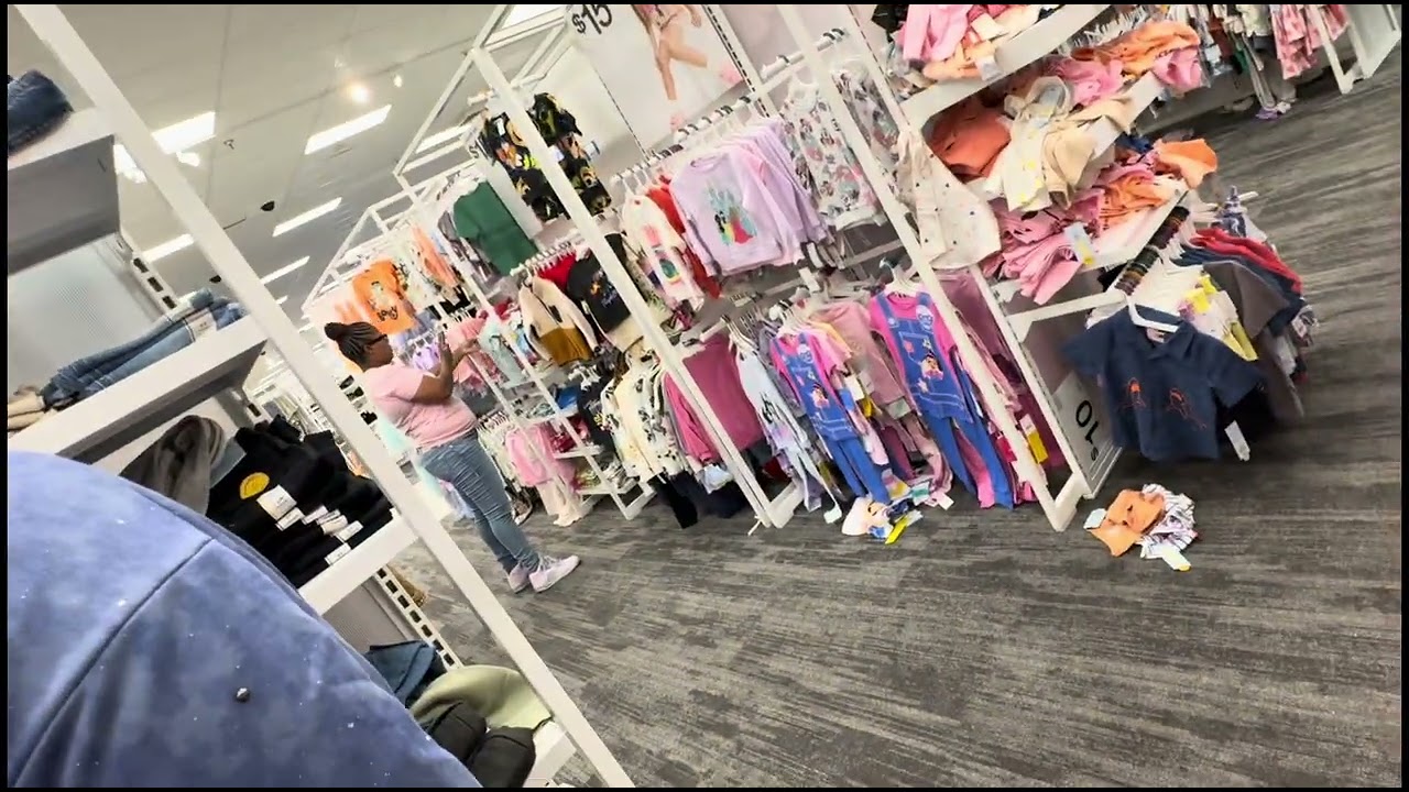 Spying on my granny in target *must click*