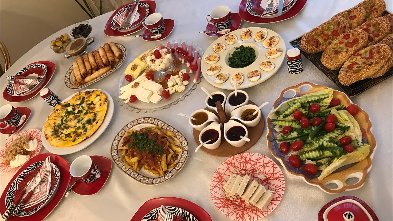 Karantinada Olduğumuz Bugünlerde Kendi Kendimizi Ağırladık Harika Bir Kahvaltı Hazırladık