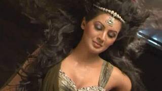 geeta basra harbhajan singh caught in action