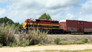 SD40-2 KCS Belle switching back into the yard. Awesome graffitied up box cars. 