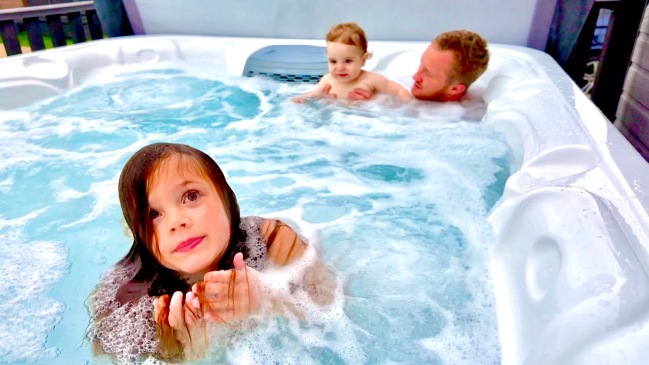 Hayling Island Holiday Park – Hot Tub in the Caravan!
