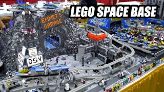 LEGO Classic Space Moon Base & Benny's Spaceship Shop