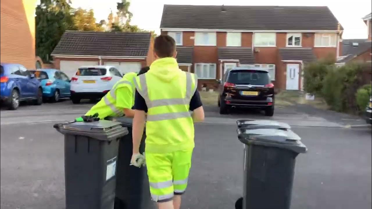 General Waste bin men emptying bins in Bournemouth part 4 (11/08/2022