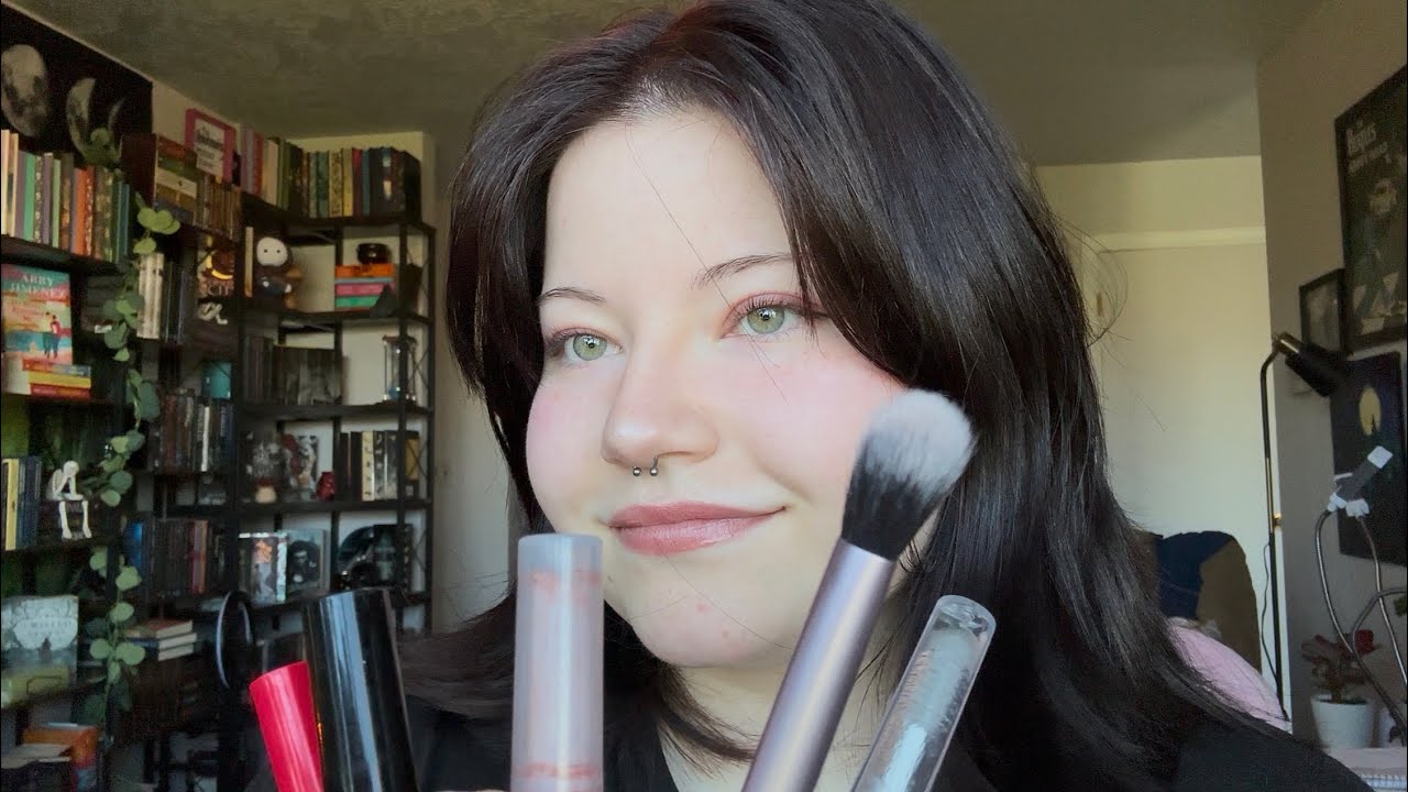 ASMR Quickly Doing Your Makeup 