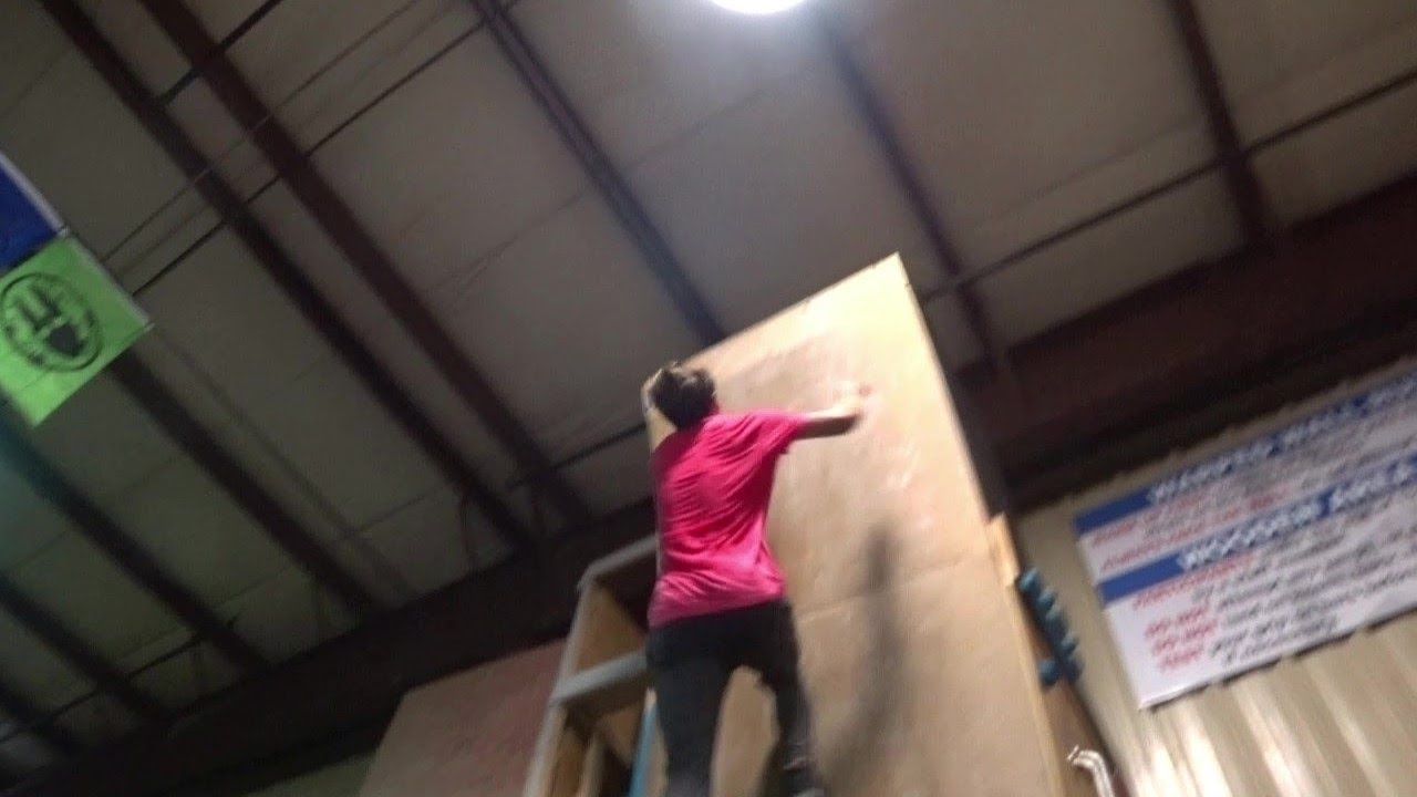 100 SUBS! GOING TO A PARKOUR GYM!