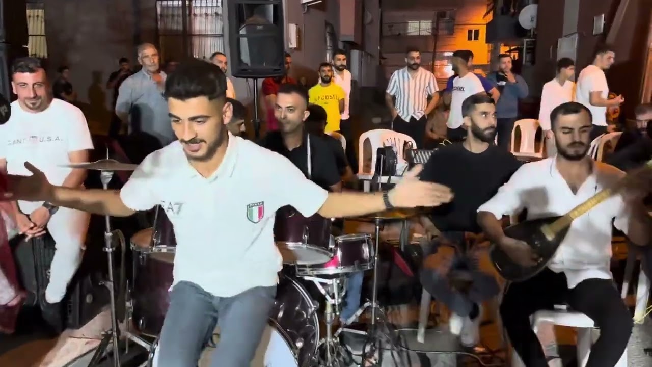 Silvanli İbo çalıyor Mersin Diyarbakır Adana  oyuncuları eşlik ediyor 6 8 halay govend
