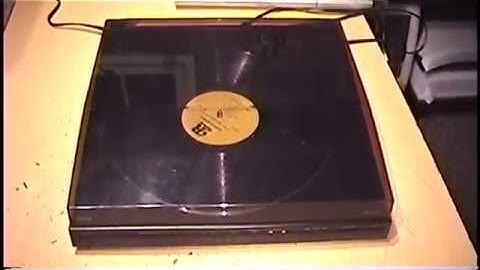 RCA linear tracking turntable with infrared track detection