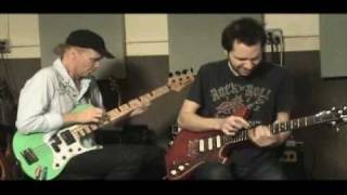 Paul Gilbert and Billy Sheehan demonstrate Around The World by Mr Big