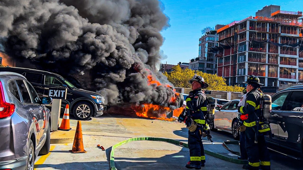 **MASSIVE HOSPITAL ROOFTOP CAR FIRE!** 8 Cars Burn on Roof of Mt. Sinai Garage [Haz-Mat Box 1250]
