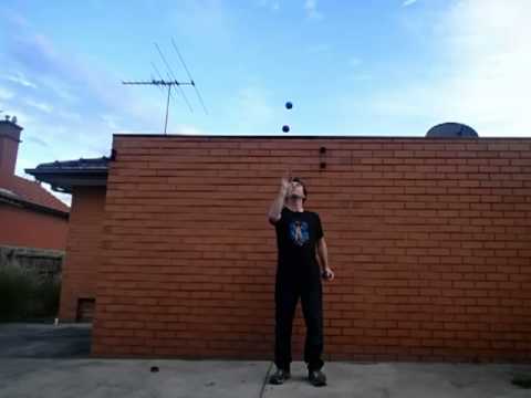101 Juggling Tricks - The road to 5 balls (Tutorial 85) 3 in one hand