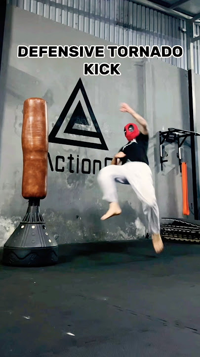 Defensive tornado kick #shots #mma #shortsvideo #boxing #shortvideo #tutorial #india #training