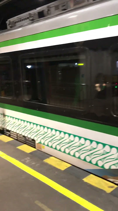 Suasana malam stasiun tugu jogja