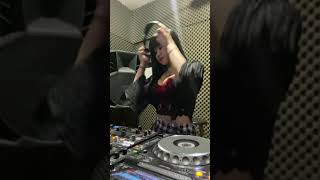 vania gemash lagi Dj hot dada ikut goyang mantul - vania gemash | Dj hot | live ig #livehot