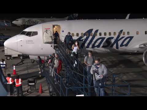 Бейне: Alaska Airlines авиакомпаниясындағы орныңызды ауыстыра аласыз ба?